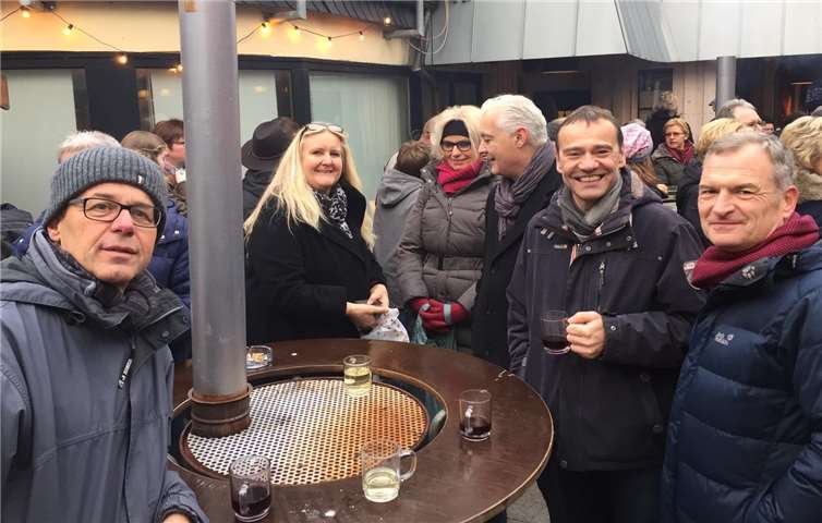 Die Gruppe war sich einig, dass es ein gelungener Weihnachtsmarktbesuch war.privat