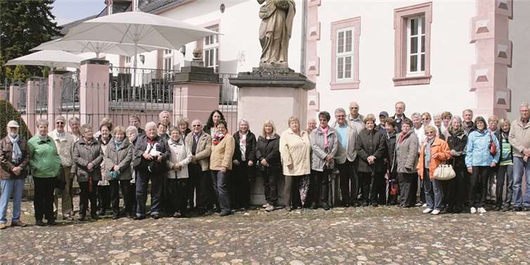 Die Gruppe wurde von zwei Mitgliedern der Stiftung Rommersdorf durch die Anlage geführt. privat