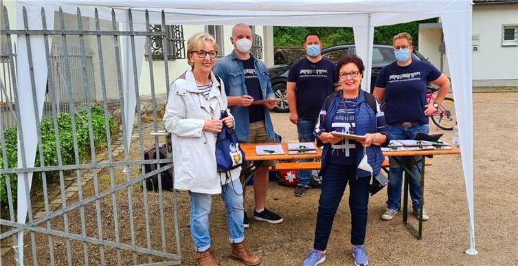 Die Gruppen wurden mit einem Laufzettel, Verpflegung im passenden KG-Sayn Beutel und einer Wanderkarte ausgestattet. Fotos: KG Sayn