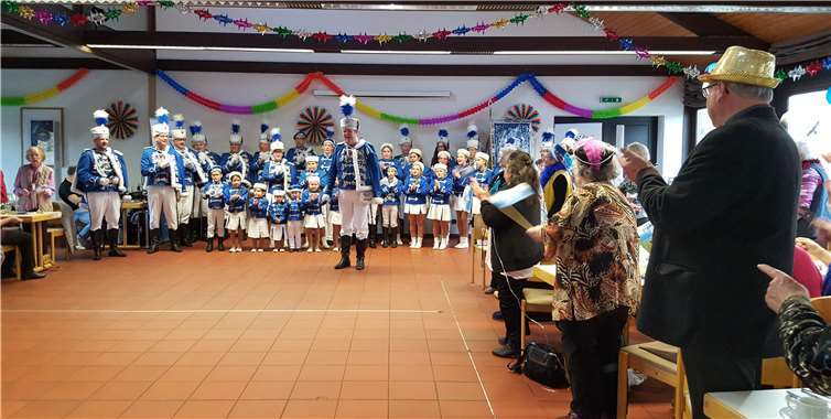 Die Gülser Husaren beim Seniorenkarneval.Privat