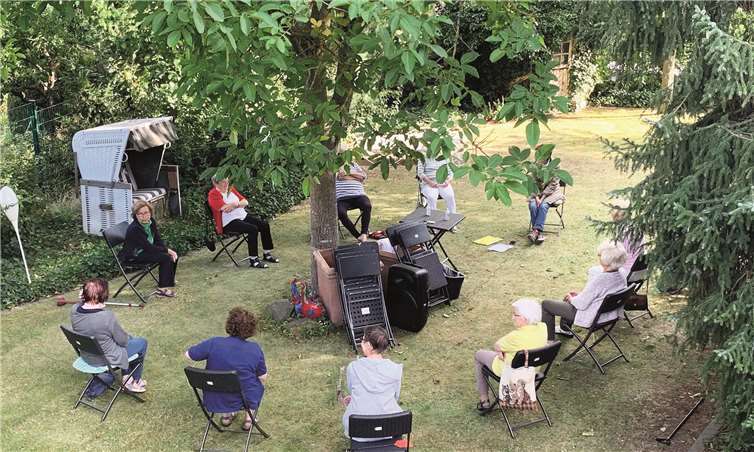 Die Gymnastik- und Gedächtnistrainingsstunden wurden in Gunkels Garten abgehalten. Fotos: Pro Mendig