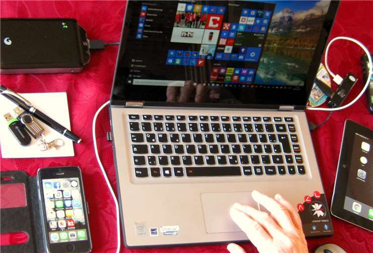 Die „Häcker 60plus“ bieten Hilfen rund um den Computer.privat