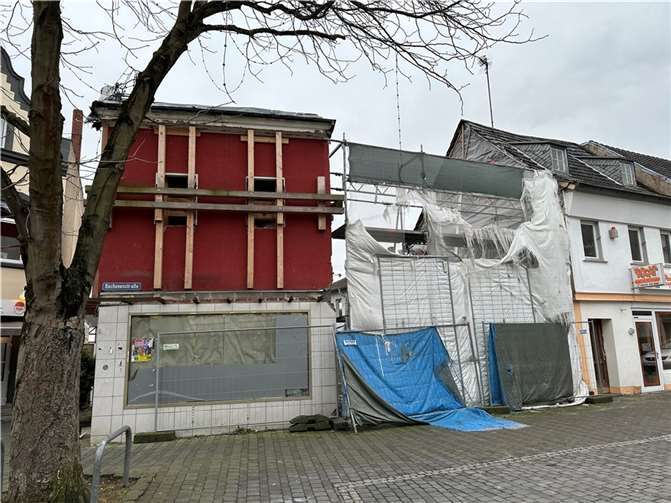 Die Häuser in der Bachovenstraße 23-25.  Foto: ROB