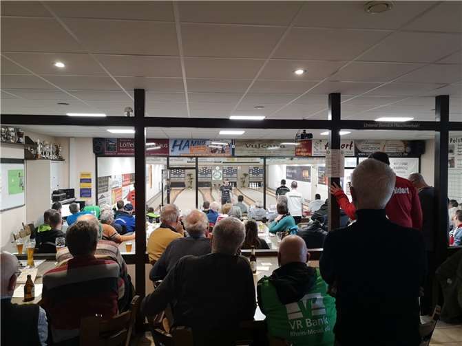 Die Halle war von Beginn an gut gefüllt und die Stimmung war hervorragend.  Foto: Timo Göbel