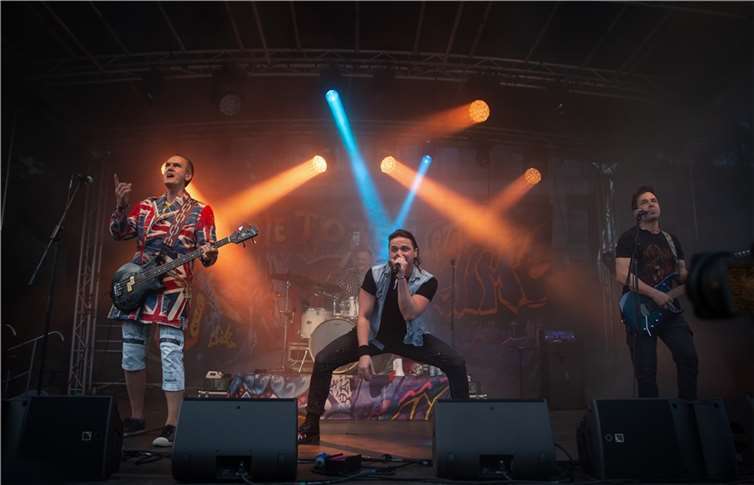 Die Hamburger Band Die Toten Ärzte trat zum ersten Mal in Andernach auf.  Foto: Ellen Dudai