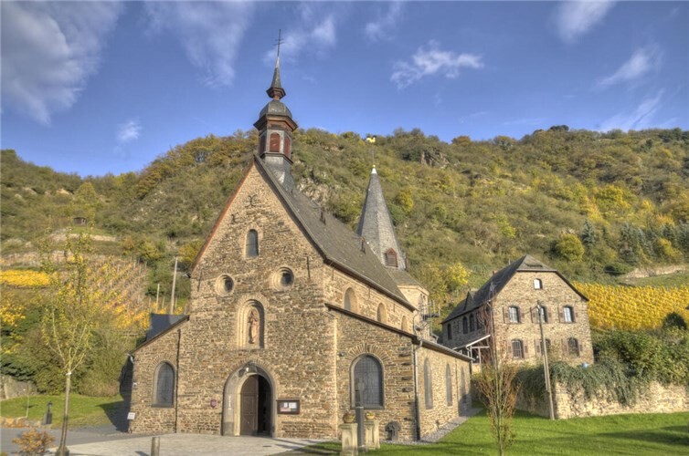 Die Hammersteiner Pfarrkirche Sankt Georg ist das Pilgerziel einer ersten geführten Wanderung in diesem Jahr.  Foto: Thomas F. Müller