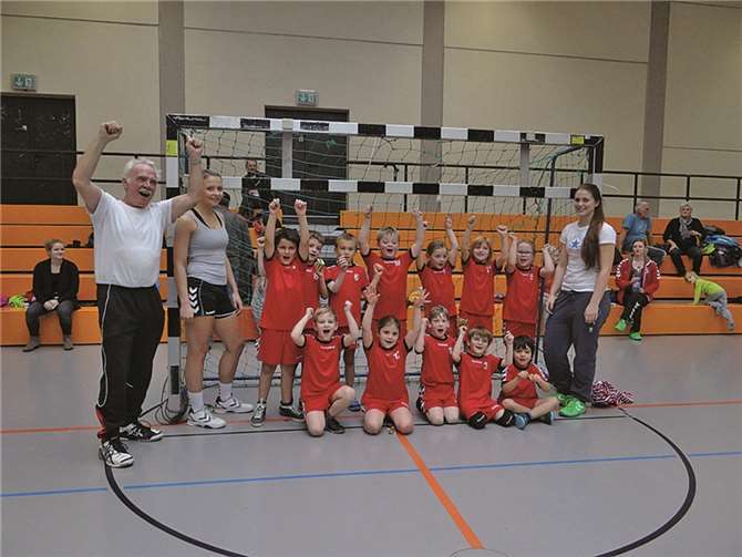 Die Handball-Minis des SV Rot-Weiß-Merl zeigten tolle Leistungen. privat