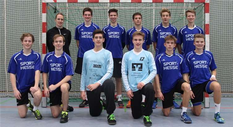 Die Handballmanschaft des Gymnasiums Mülheim-Kärlich freut sich über den Turniersieg und die Qualifizierung für den Regionalentscheid.privat