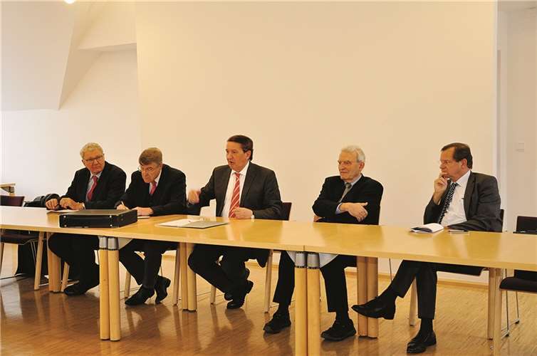 Die Hauptreferenten bei der Pressekonferenz: (V. l.) Prof. Dr.-Ing. Markus Hecht, IG-BOHR-Sprecher Dr. Roland Diehl, Pro-Rheintal-Vorsitzender Frank Gross, Prof. Dr. med. Eberhard Greiser und Prof. Dr. med. Thomas Münzel. privat
