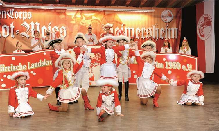 Die Heimersheimer Funken beim gelungenen Gardetanz. FIX