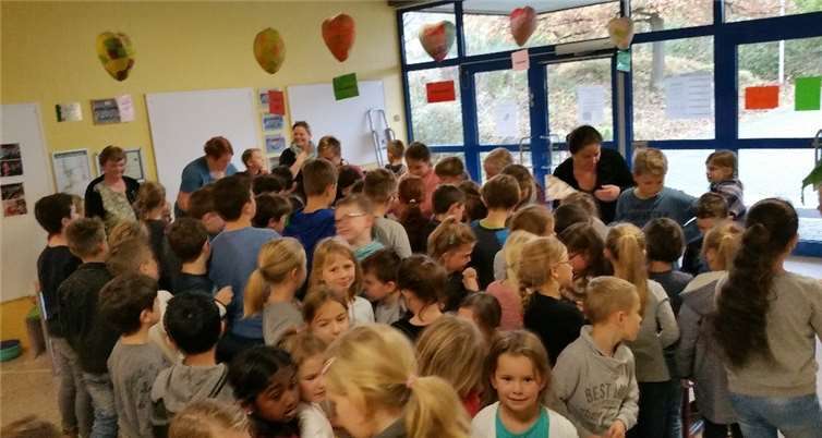 Die Heimersheimer Grundschüler spendeten den gesamten Verkaufserlös ihrer Waffelbackaktion für einen guten Zweck. Foto: privat