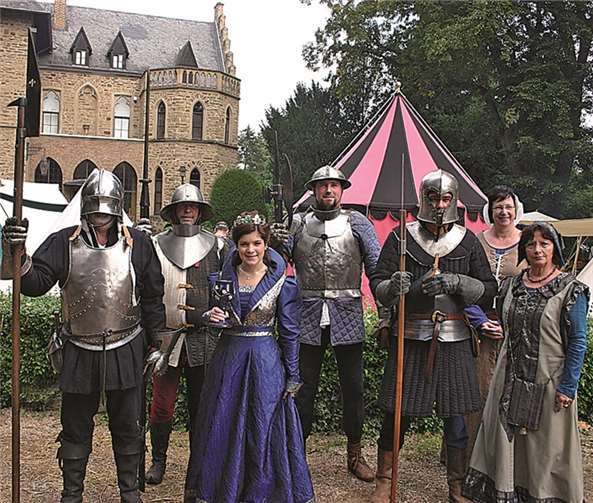 Die Heimersheimer Weinkönigin mit Gefolge war ebenfalls zu Besuch.