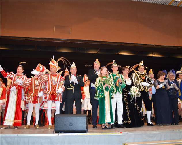 Die Heimersheimer und Sinziger Majestäten werden empfangen.AB