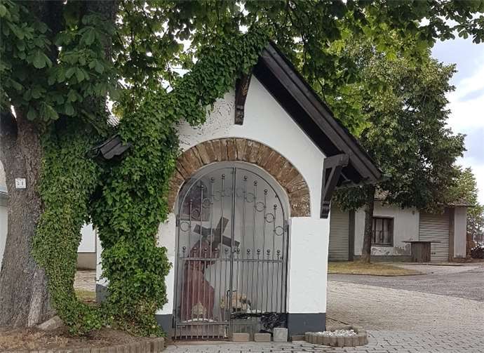 Die Helfer arbeiteten auch rund um das Kappelchen „Am Christes“.