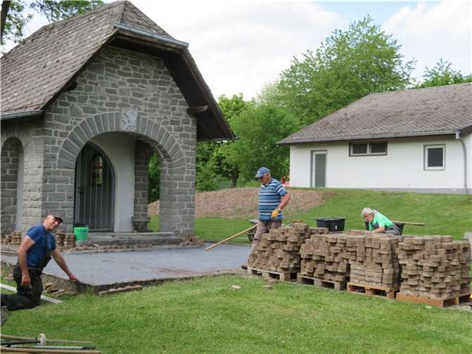 Die Helfer der Zukunftserkstatt bei der Arbeit.  Foto: privat