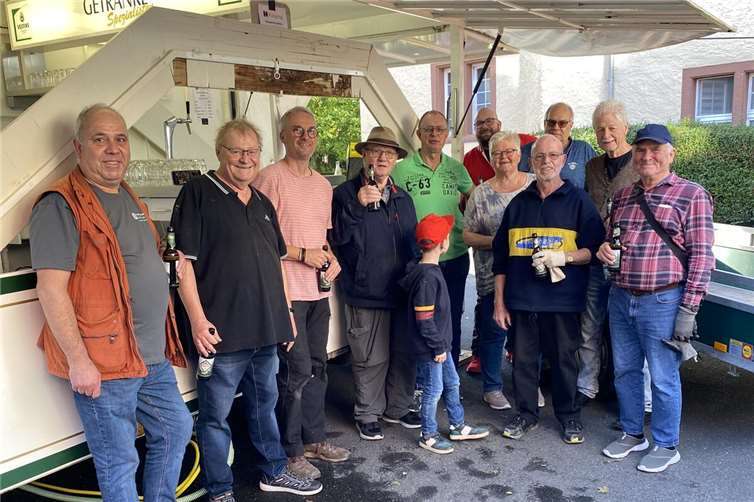 Die Helfer nach den Aufbauarbeiten.  Foto: privat