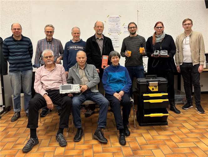 Die Helferinnen und Helfer des Repair Cafés Heimbach-Weis.  Foto: Beate Zwick