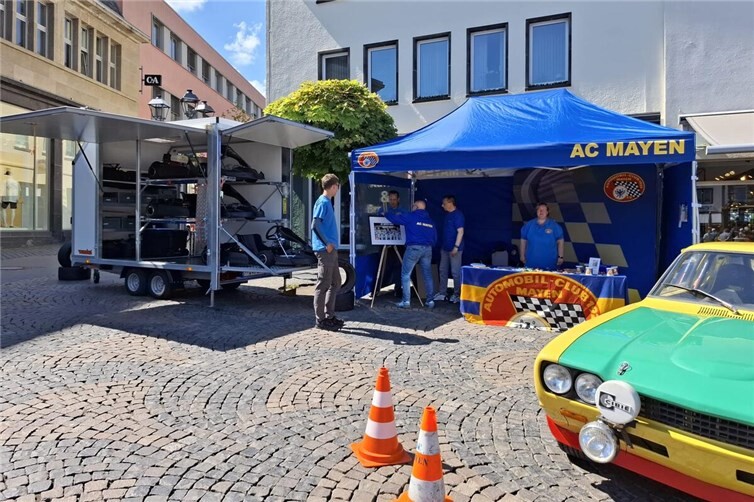 Die Helferinnen und Helfer vom AC Mayen bei der Autoschau in Mayen