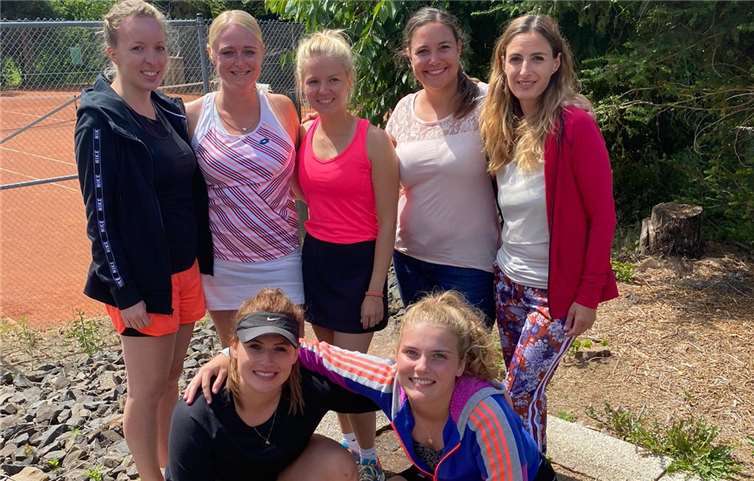 Die Helferskirchener-Damen-Mannschaft erreichten bei ihrem ersten Heimspiel einen Sieg. Foto: privat