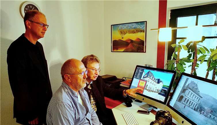 Die Herausgeber bei der Arbeit.Fotos: KG