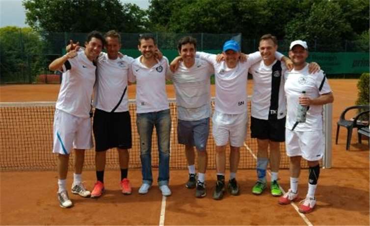 Die Herren 30 konnten in der vergangenen Saison den Aufstieg in die 1. Verbandsliga feiern. privat