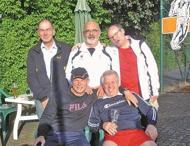Die Herren 50 aus Burgbrohl nach ihrem Erfolg gegen Sinzig. privat