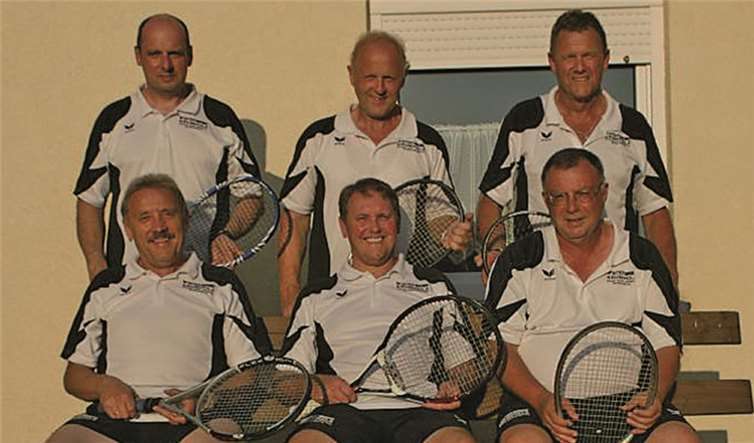 Die Herren 50 haben den Aufstieg in die C-Klasse geschafft.privat