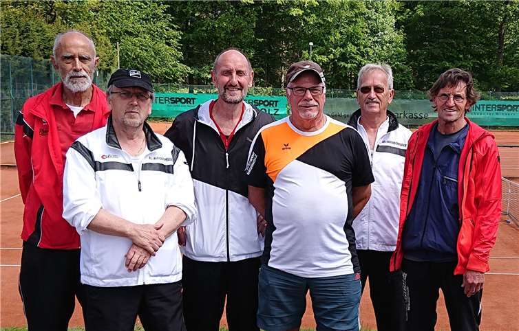 Die Herren 65 II Freuen sich über ihren Aufstieg. Foto: privat