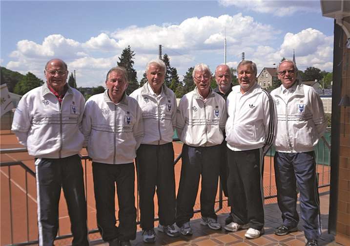 Die Herren 65+ freuen sich über den erreichten Aufstieg in die A-Klasse. privat