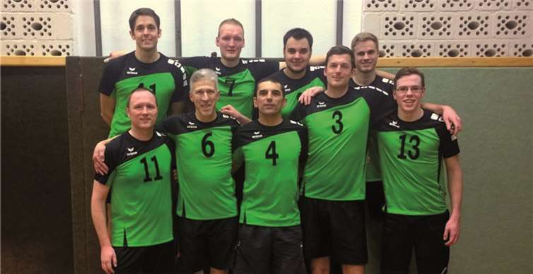 Die Herren-Mannschaft des TV Rheinbach (hinten v.li.): Benedikt Immekus, Frank Westerholt, Dennis Paulig und Thomas Schiel, (vorne v.li.): Helmut Stellmach, Rainer Schnack, Christoph Schmidt-Taube, Sven Panz und Dominik Blitsch. Es fehlen: Daniel Prenzel, Alexander Hägele und Jörg Treiber TV Rheinbach