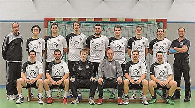Die Herren-Mannschaft des TuS Weibern der Saison 2014/15.privat