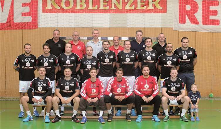 Die Herrenmannschaft des TV Moselweiß ist dankbar für das Sponsoring der Koblenzer Brauerei.