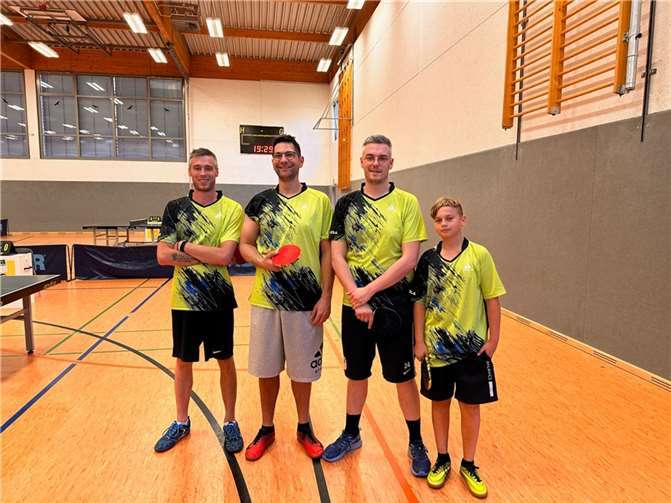 Die Herrenmannschaft des TV Rengsdorf gewann klar mit 7:3.  Foto: Daniel Schuhmacher