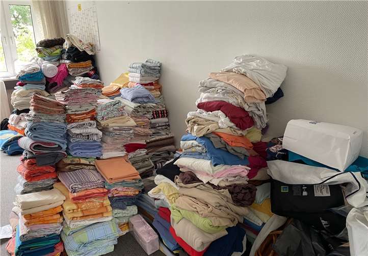 Die Hilfsgüter stapeln sich, die Hilfsbereitschaft ist immens.