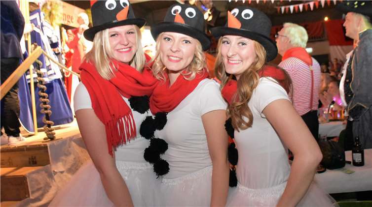 Die Hitze des Programms konntediesen Schneefrauen nichts anhaben.