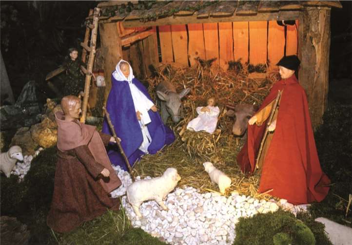 Die Hl. Familie im Krippenaufbau der Kesselinger Kirche.Bernd Kreucher