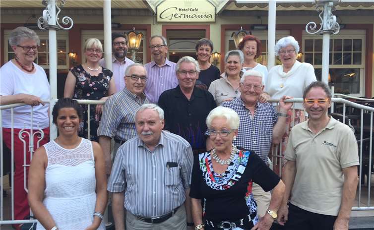 Die Hobbyautoren und Freunde des Leseforums erfreuten sich beim Sommertreffen im Kulturcafé. TE