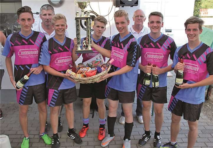 Die Hobbykicker „Grafschafhofen“ gewinnen das Turnier für Freizeitmannschaften.