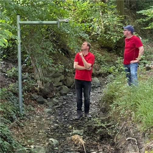 Die Hochwasserschutzinitiative Altendorf-Ersdorf e.V. hat die beiden Bürgermeisterkandidaten Stefan Pohl und Sven Schnieber zu einem Informationsgespräch mit Bach-Begehung nach Altendorf Ersdorf eingeladen. Foto: privat