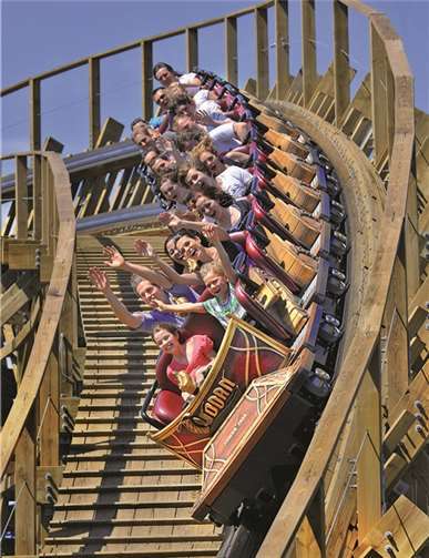 Die Holzachterbahn „WODAN - Timburcoaster“ findet man im Themenbereich Island. Powerstation-Studios