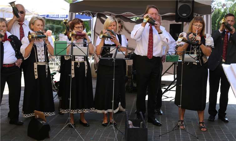 Die Hornbläser des Hegerings Rheinbach sorgten für die richtigen Töne. Foto: StF