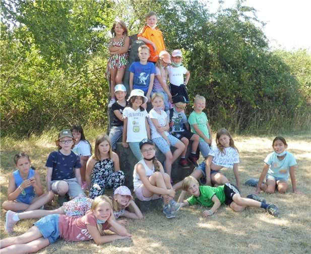 Die Hortkinder im Grubenfeld Mayen.