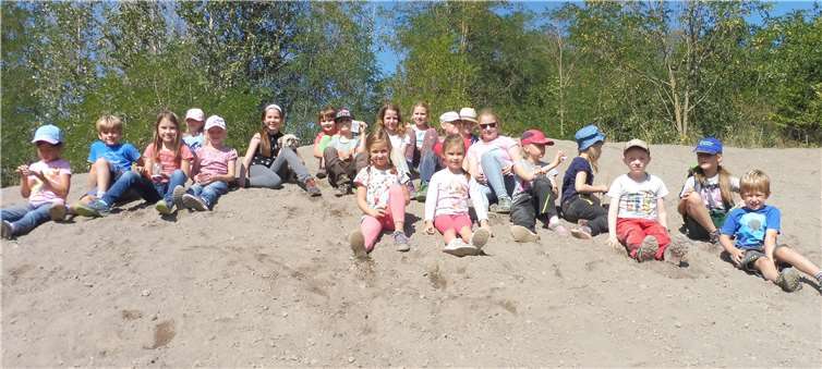 Die Hortkinder sind im Edelsteinfieber. Foto: privat
