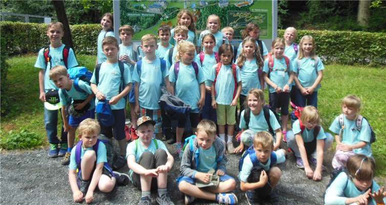 Die Hortkinder während ihres Ausflugs im Freilichtmuseum Bad Sobernheim. privat