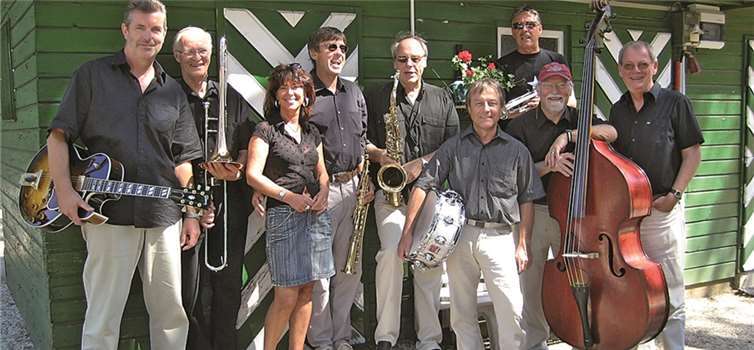 Die Hot Jazz GmbH sieht ihren Schwerpunkt im Dixieland-Jazz, scheut sich aber nicht eigene Elemente in die Musik einfließen zu lassen.