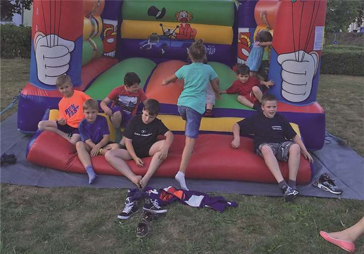 Die Hüpfburg bereitete auch in diesem Jahr den Kindern eine Menge Spaß.