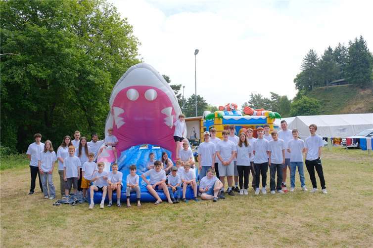 Die Hüpfburg war ein Dauerbrenner – nicht nur bei den Jüngeren.  Foto:privat