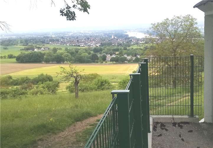 Die Hütte am Lindenbäumchen erhielt einen neuen Zugang.