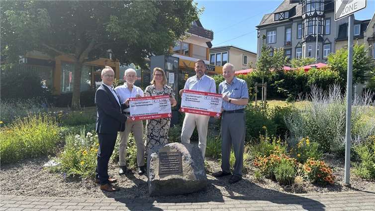 Die „Humane Stiftung Eheleute Kilzer-Schönberg“ hat auch in diesem Jahr zwei wichtige Einrichtungen in diesem Themenfeld in Andernach mit einer Spende von jeweils 1.500 Euro bedacht. Foto: Stadtverwaltung Andernach / Regina Unruh