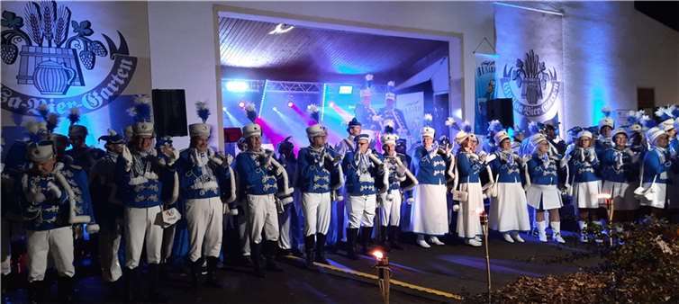 Die Husaren galoppieren schwungvoll in ihre Jubiläumssession.Foto: privat